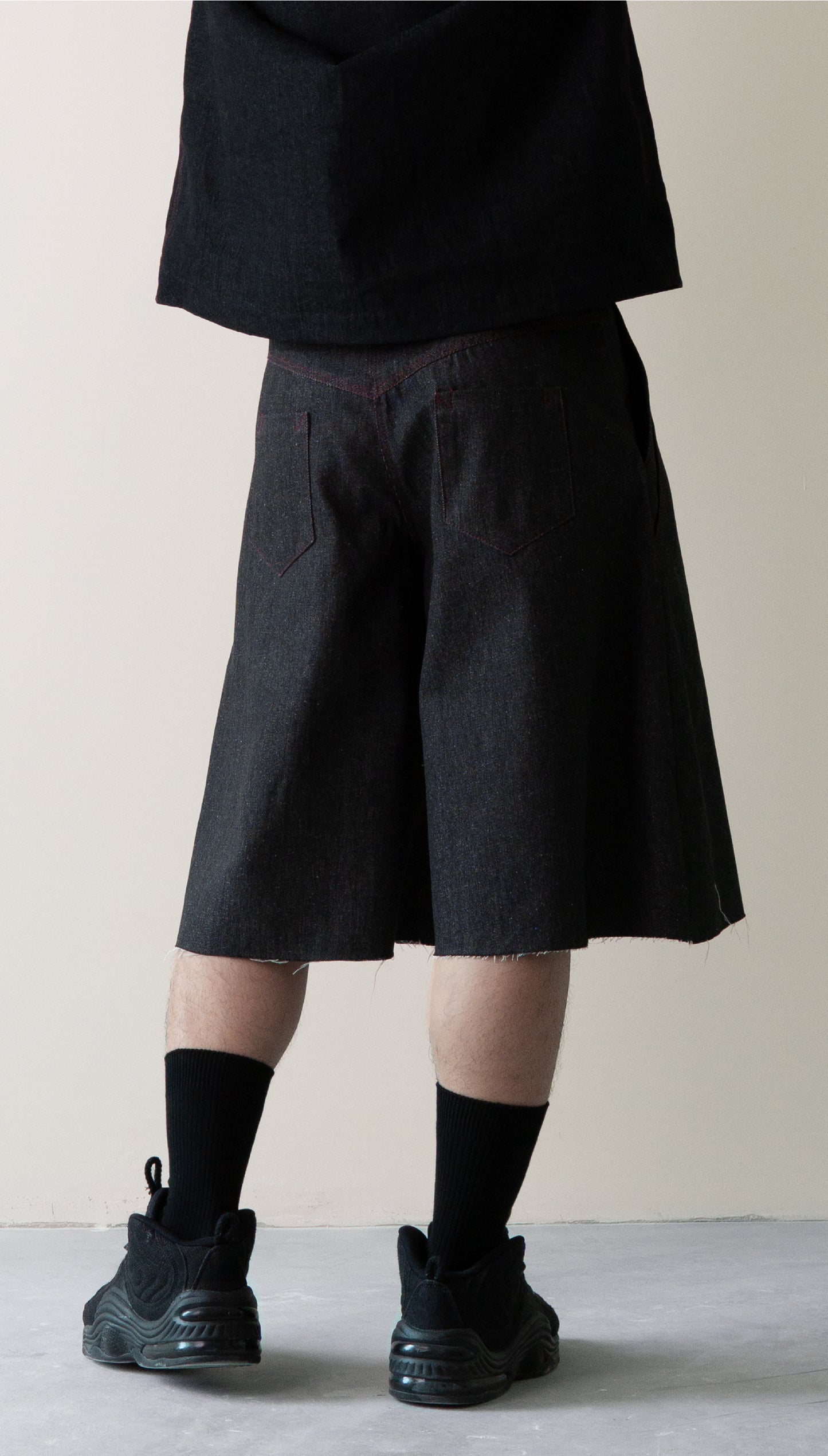 Echo Pleated Jorts (Black)